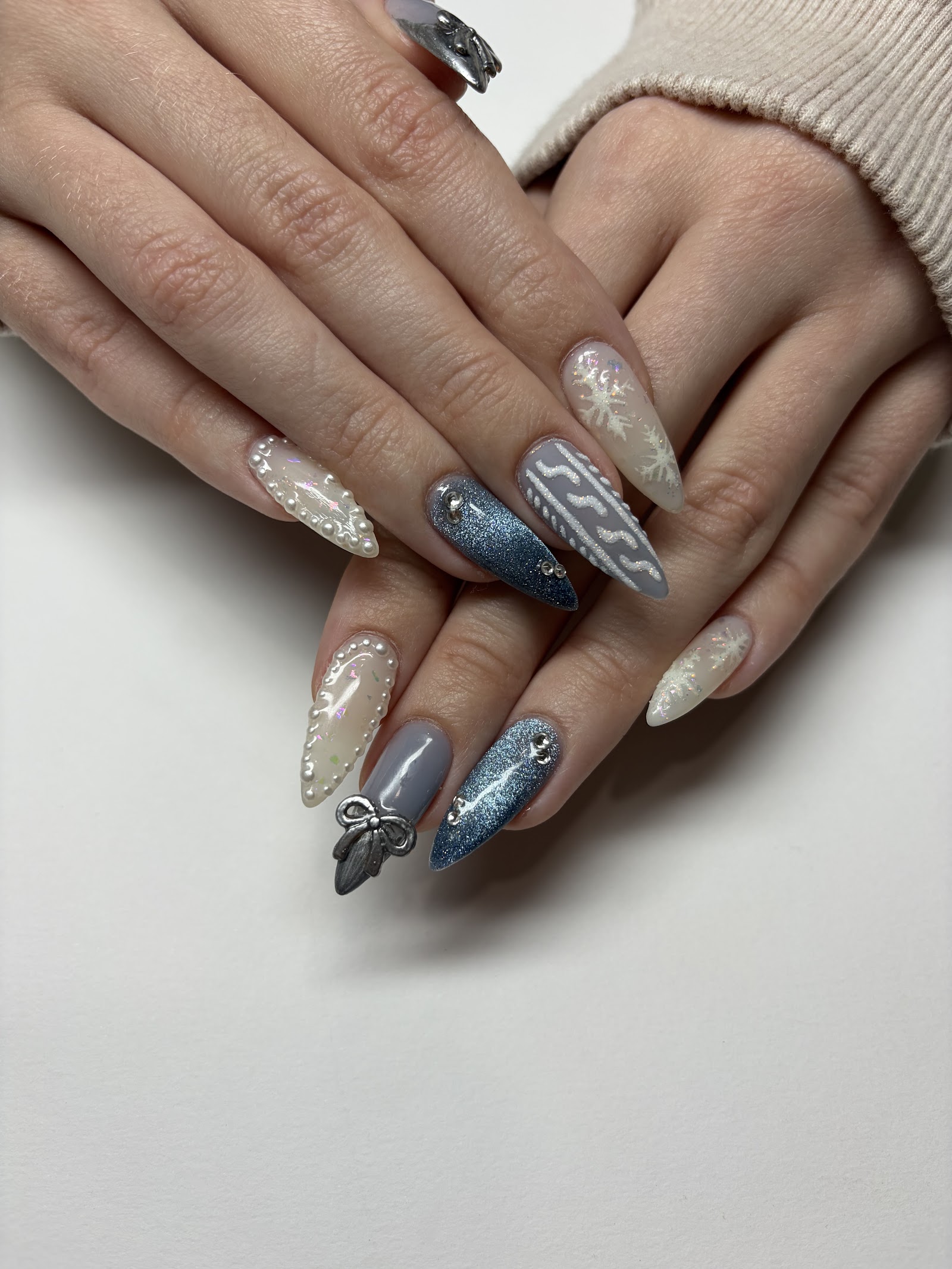 Blush - Headspa, Nails, & Lashes logo